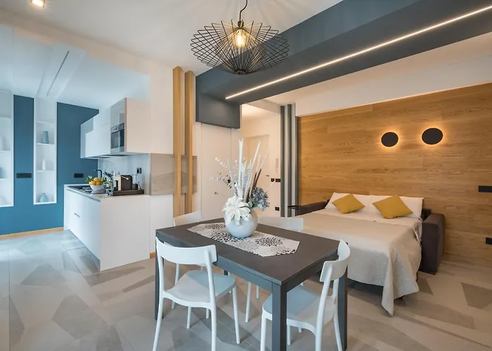 別荘 Leukosia House *